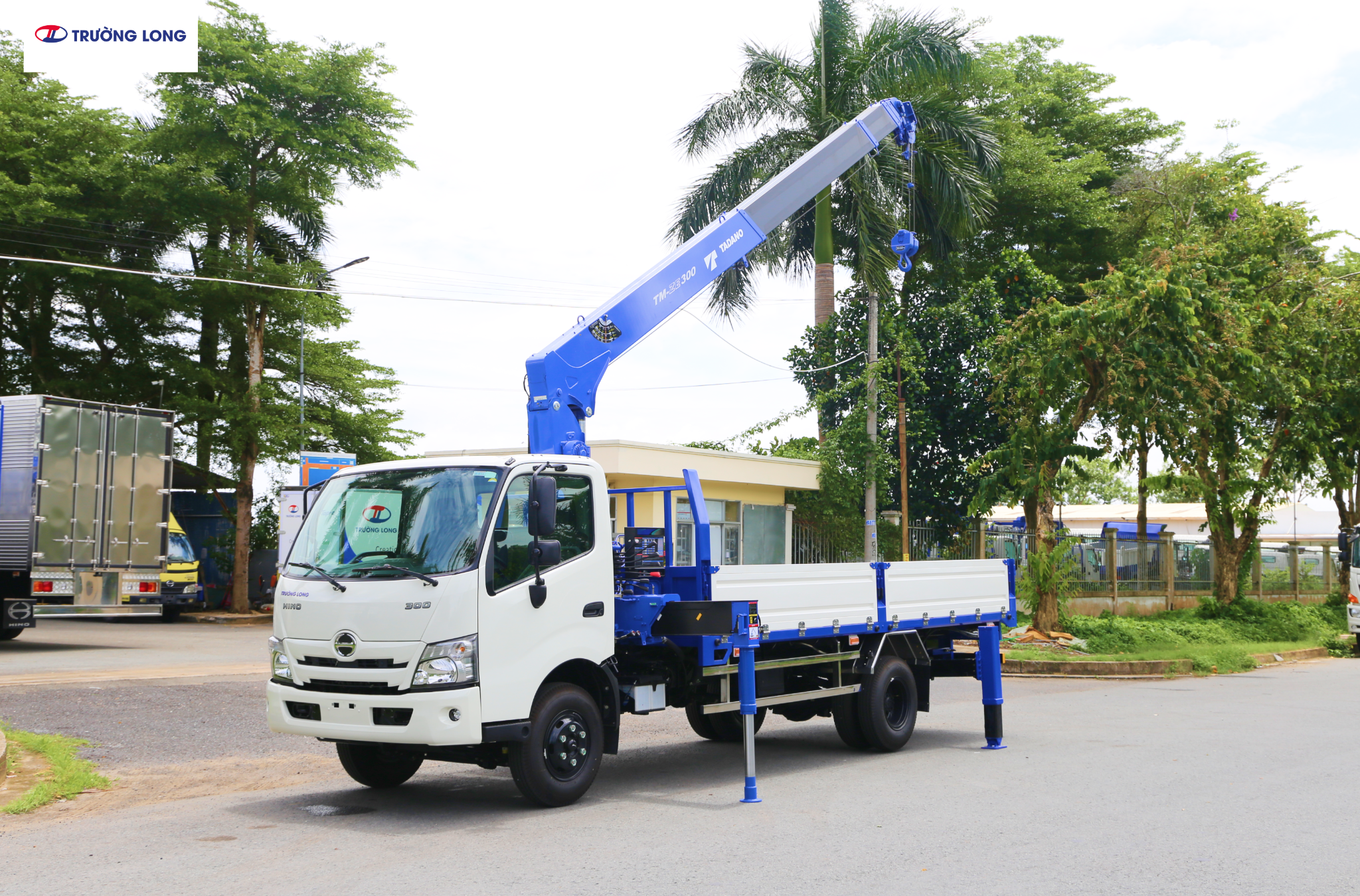 Xe tải cẩu Hino XZU730L Euro 5 3 tấn - Cần cẩu Tadano TM-ZE305MH