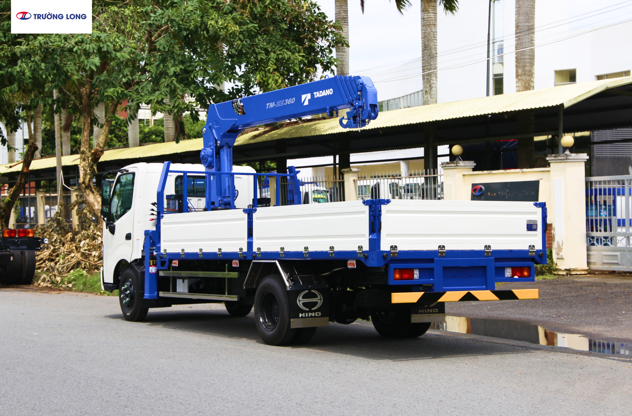 Xe tải cẩu Hino XZU730L Euro 5 3,4 tấn - Cần cẩu Tadano TM-ZE365MH