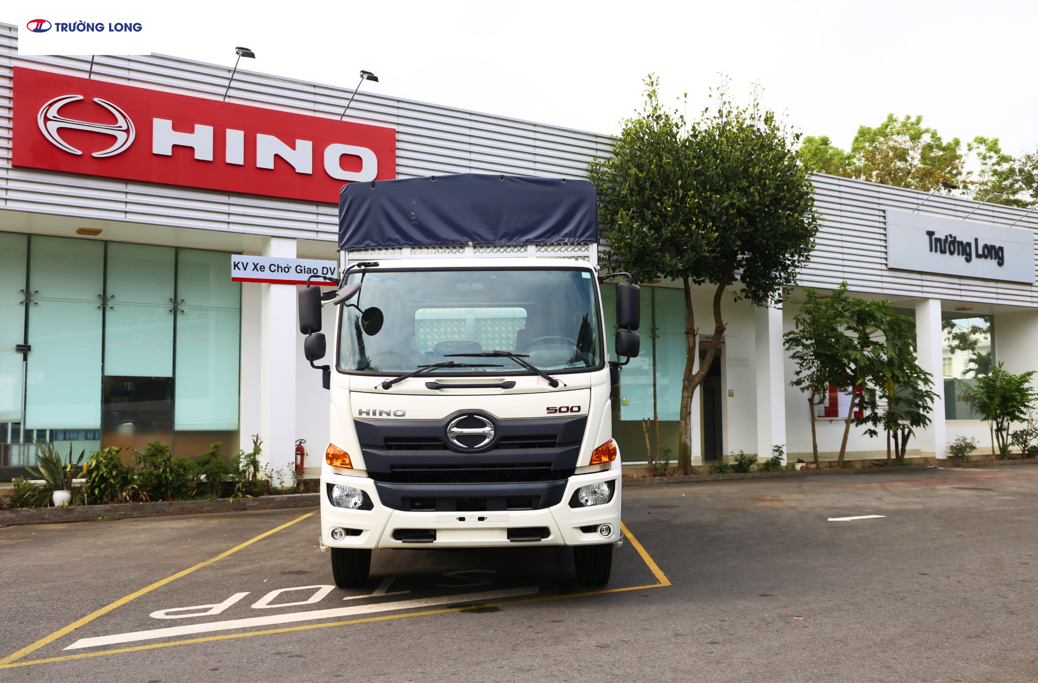 HINO FG PGV - Xe mui bạt 8 tấn thùng dài 7m3 sàn sóng