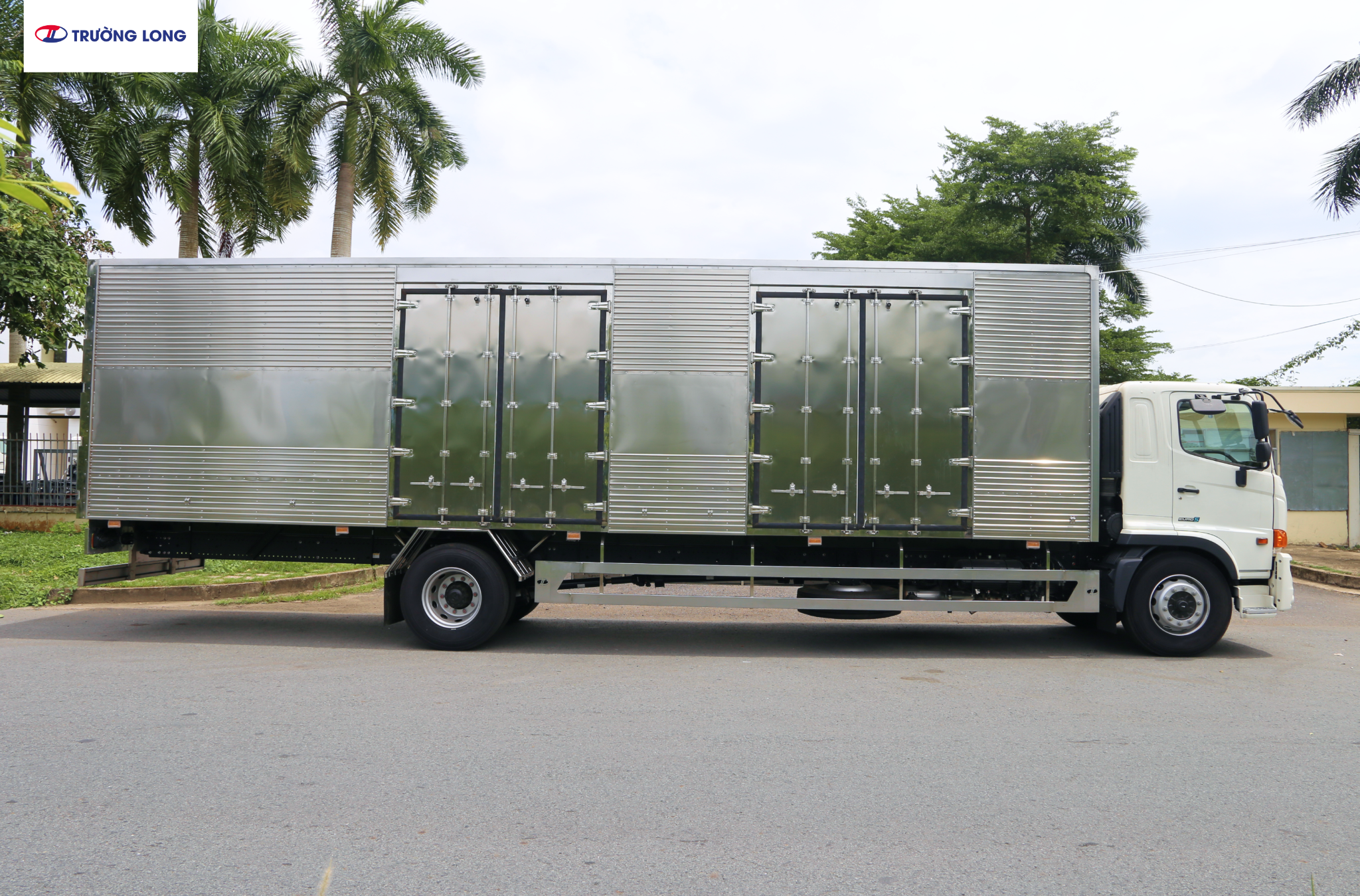 HINO FG8JT8A-PGX EURO 5 - Xe thùng kín 6 tấn 8