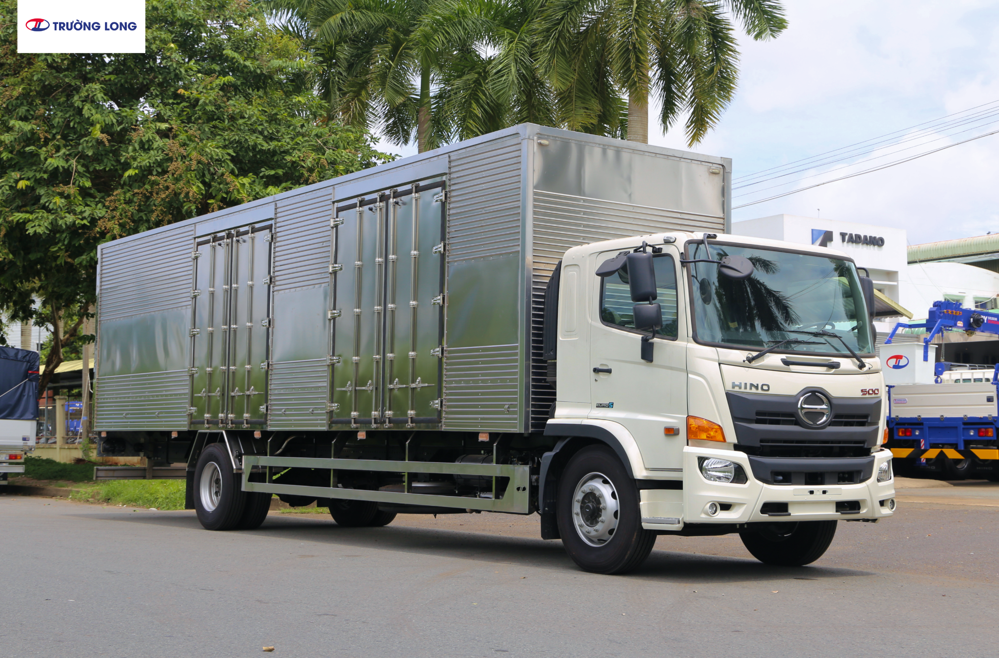 HINO FG8JT8A-PGX EURO 5 - Xe thùng kín 6 tấn 8