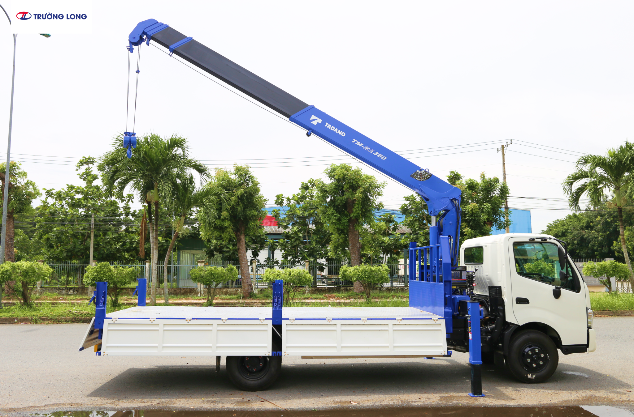 Xe tải cẩu Hino XZU730L Euro 5 3,4 tấn - Cần cẩu Tadano TM-ZE365MH