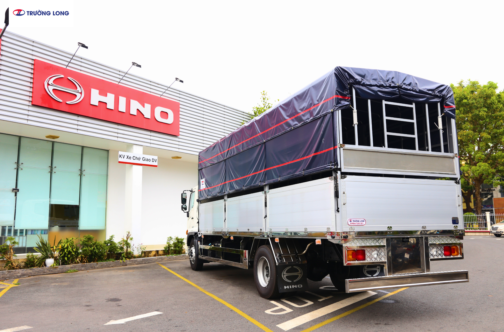 HINO FG PGV - Xe mui bạt 8 tấn thùng dài 7m3 sàn sóng