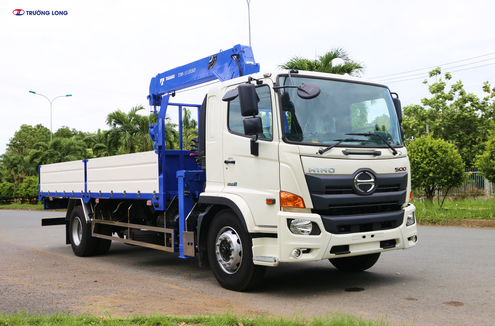 Xe tải cẩu HINO FG8JP8A-PGV E5 - Xe thùng lửng 7 tấn cẩu TM-ZE553MH