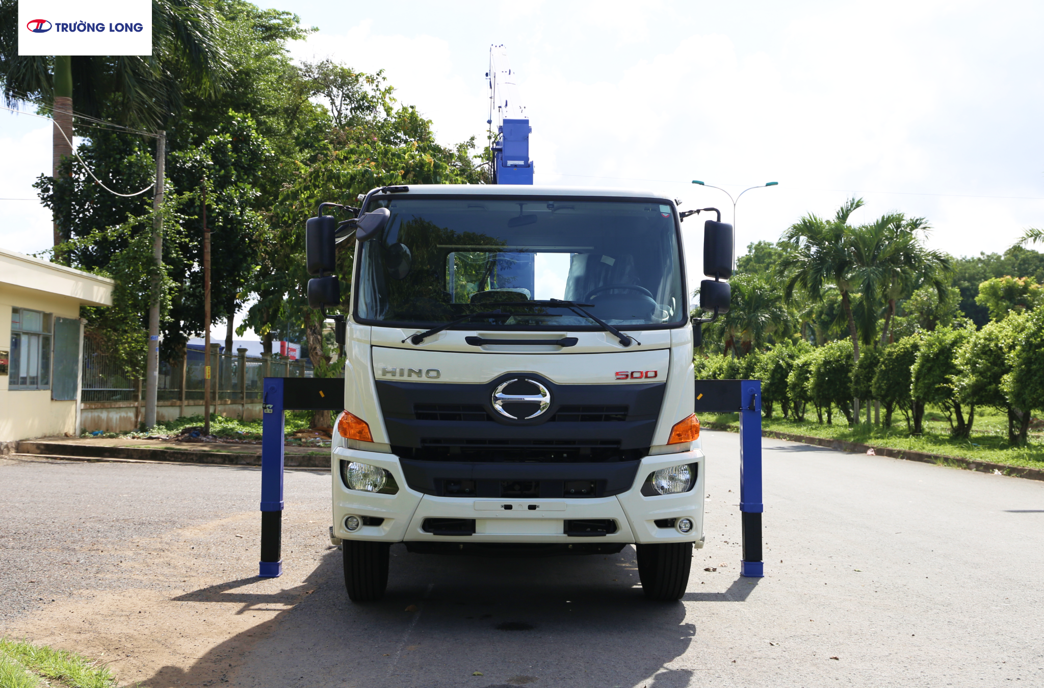 Xe tải cẩu HINO FG8JP8A-PGV E5 - Xe thùng lửng 7 tấn 1 cẩu TM-ZE555MH