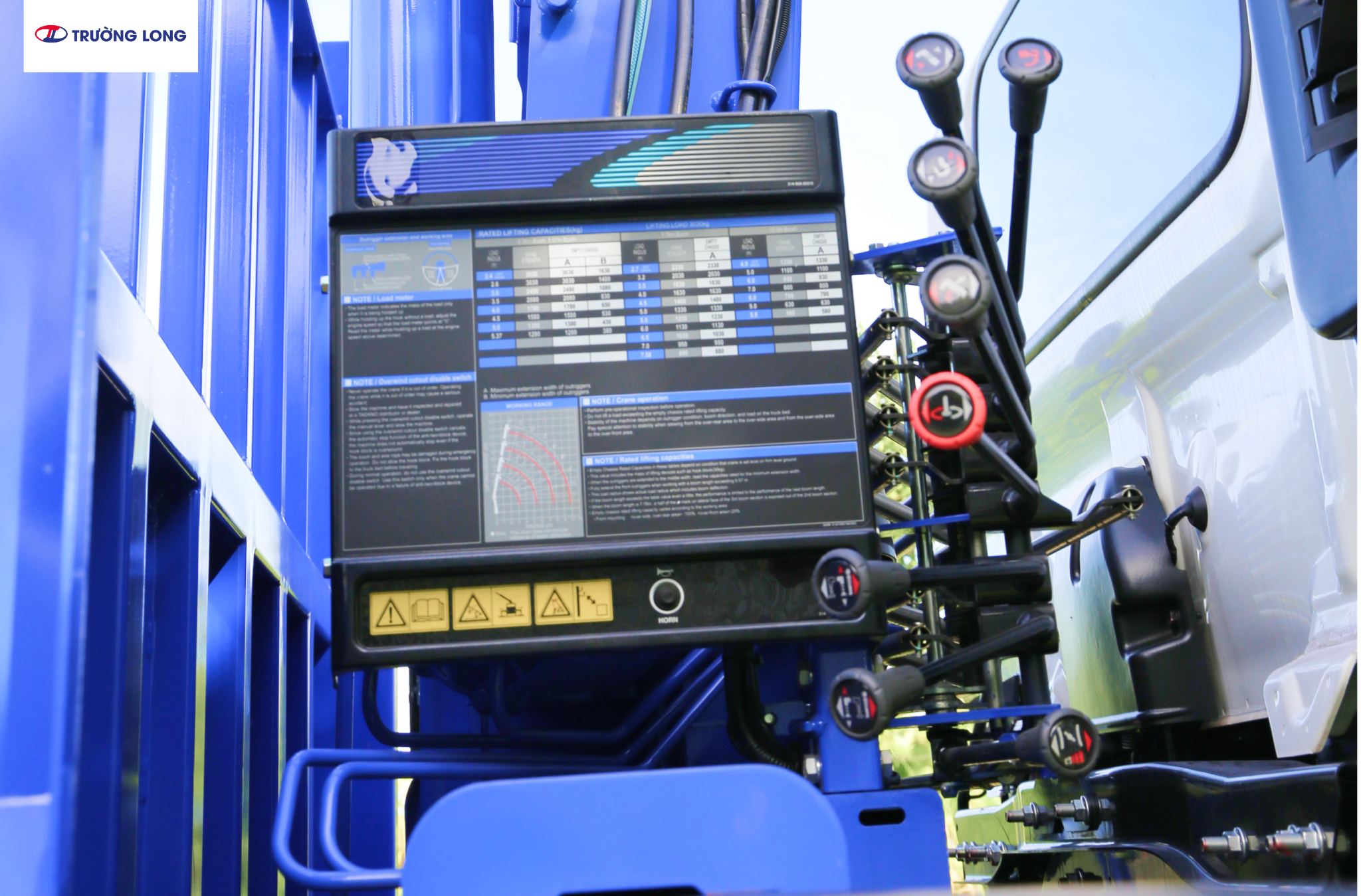 Xe tải cẩu HINO FL8JT8A E5 - Xe thùng lửng 13 tấn 8 cẩu TM-ZE364MH