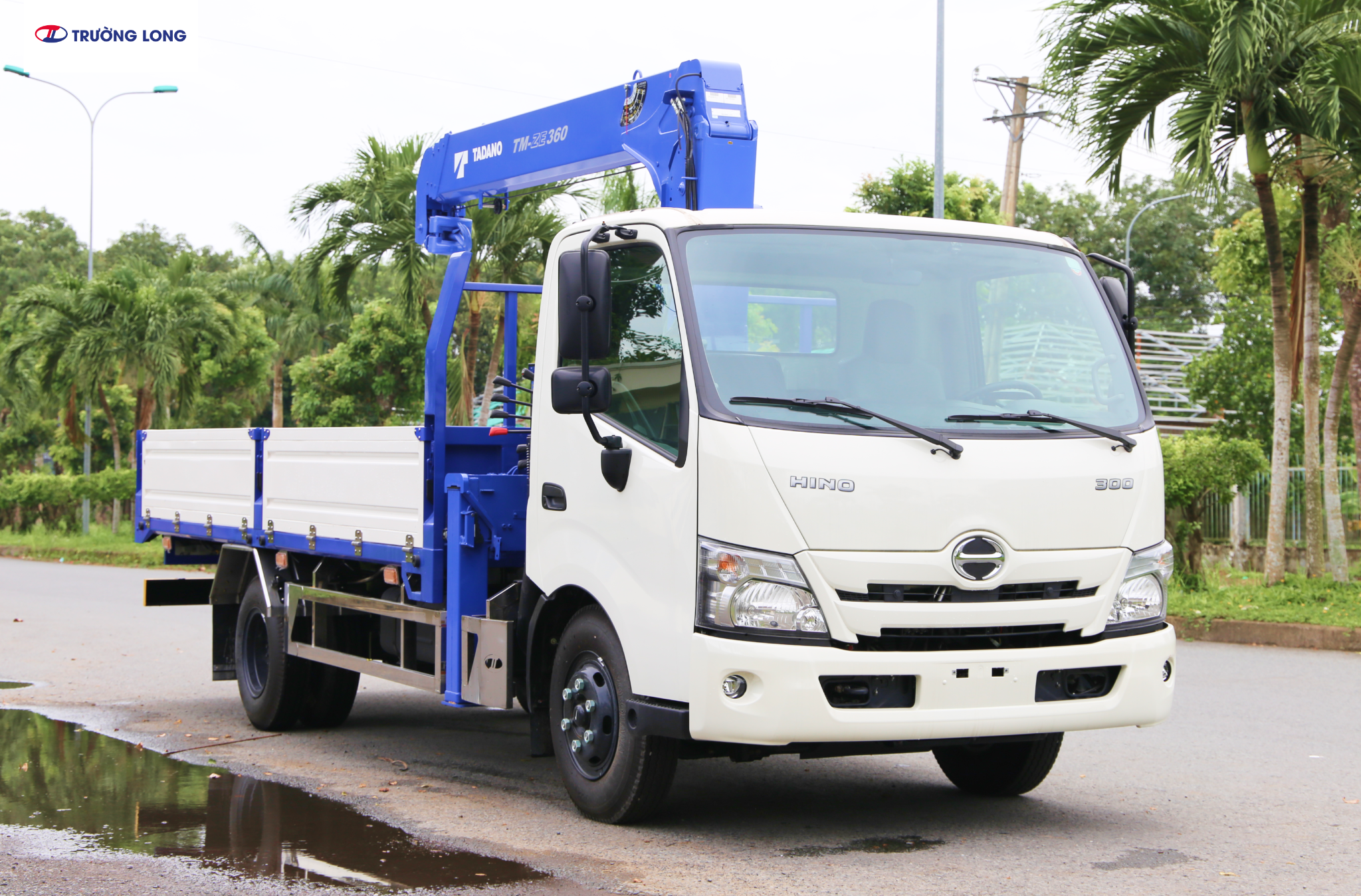 Xe tải cẩu Hino XZU720L Euro 5 2,5 tấn - Cần cẩu Tadano TM-ZE364MH