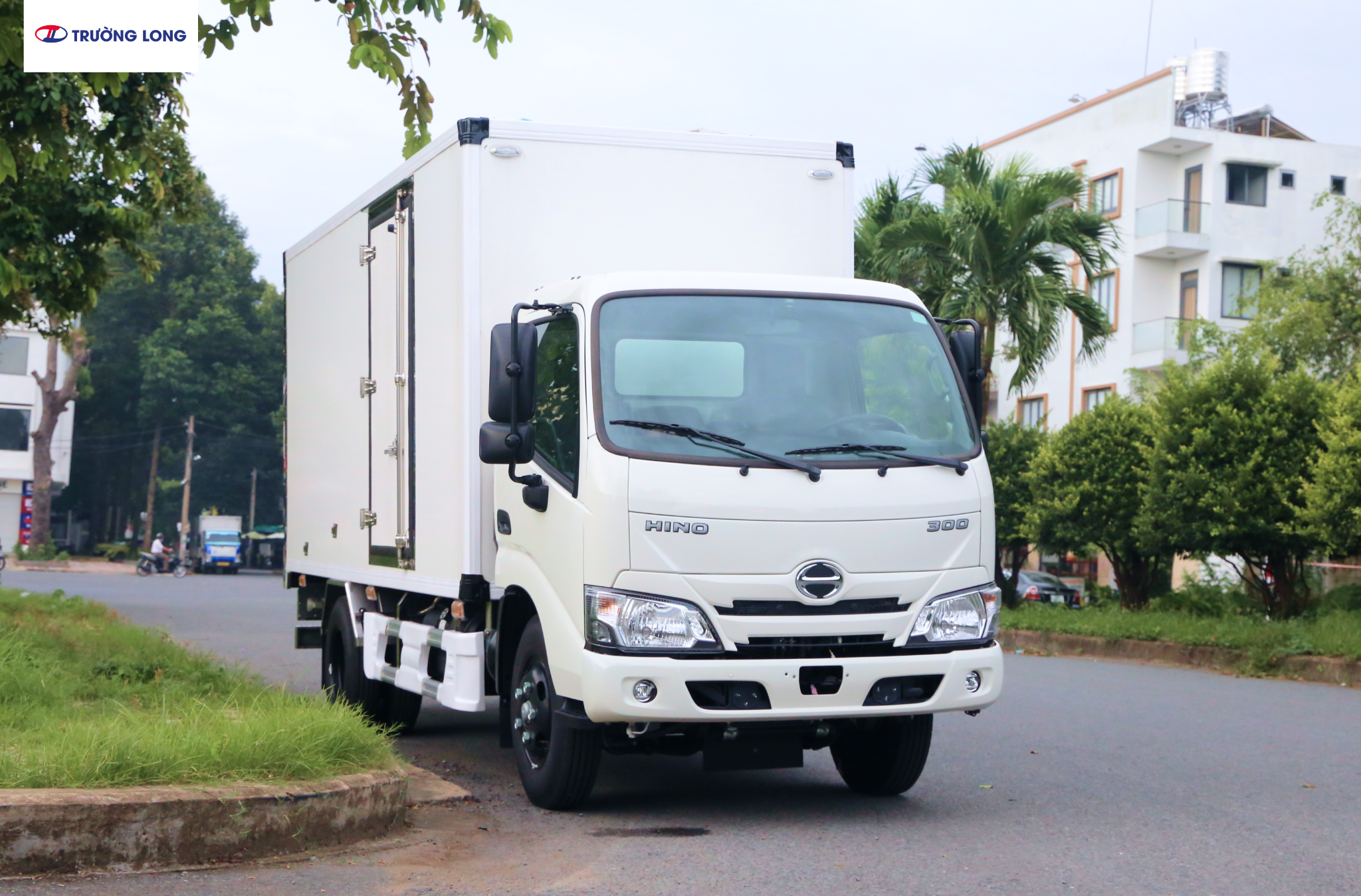 HINO XZU 650 EURO 5 - Xe thùng kín Honeycomb 2 tấn