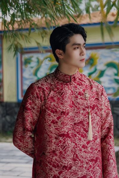  Áo dài Hữu Cảnh 