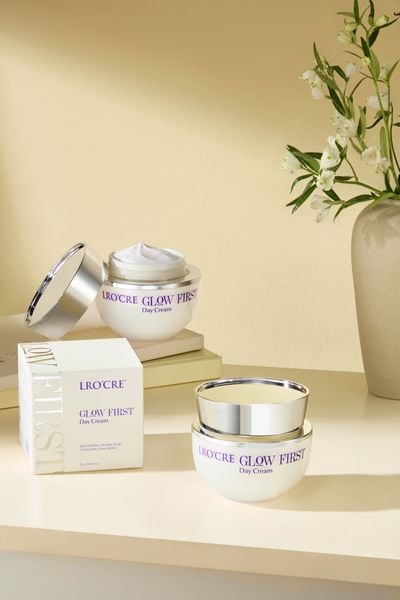  Kem Dưỡng Ban Ngày Lro'Cre Glow First Day Cream Giúp Da Sáng Mịn Màng 25G 