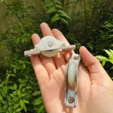  Bánh xe cửa lùa loại bánh nhựa (Cái) 