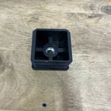  Nắp chụp nhựa vuông 40x40mm lỗ ren M8 (Cái) 