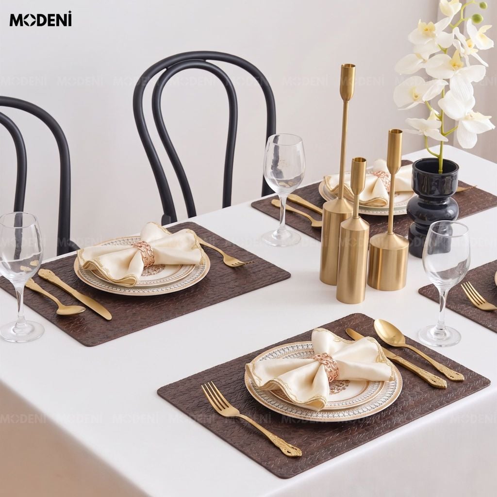 Tấm Lót Bàn Ăn Tassilo Placemat PVC Giả Da Cao Cấp Màu Nâu Họa Tiết Dệt Xương Cá Chống Thấm Nước Cho Bàn Tiệc Sang Trọng