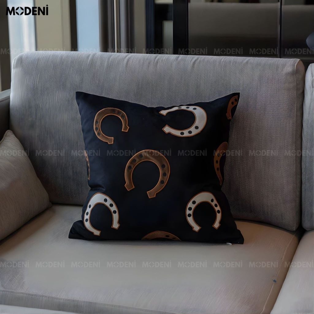 Set Vỏ Gối Sofa The Iconic Monogram Cao Cấp Điểm Nhân Sang Trọng Phong Cách Châu Âu