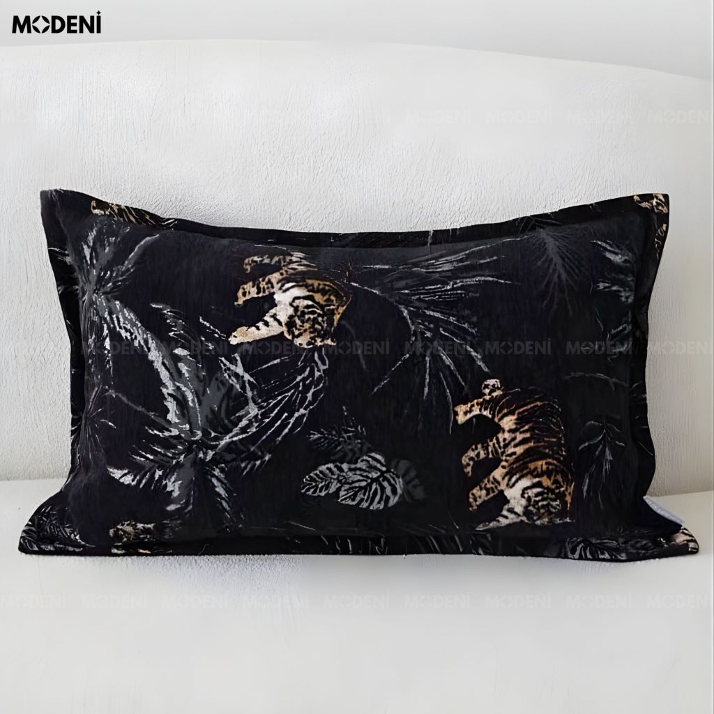 Vỏ Gối Sofa Limber – Vải Jackquard Phối Nhung Họa Tiết Hổ Lá Rừng May Ép Nhiệt Hiện Đại Sang Trọng