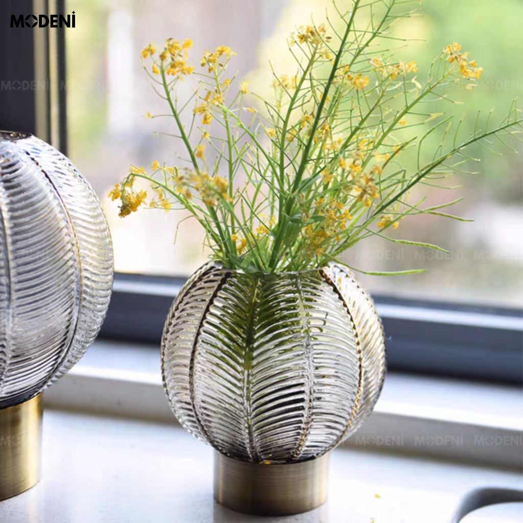 Bình Hoa Orbly Kim Loại Phối Bóng Thủy Tinh Xám Khói Phong Cách Minimalism