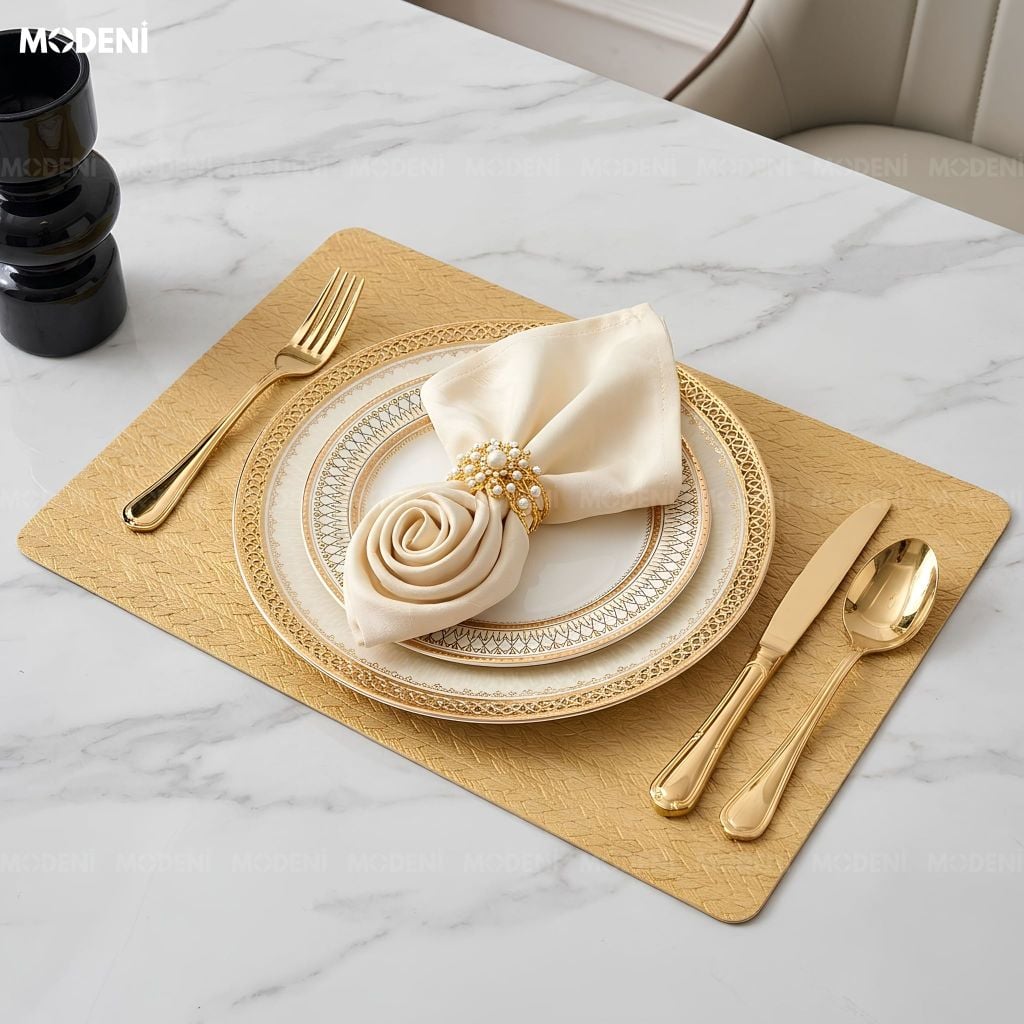 Tấm Lót Bàn Ăn Tassilo Placemat PVC Giả Da Cao Cấp Màu Vàng Họa Tiết Dệt Xương Cá Chống Thấm Nước Cho Bàn Tiệc Sang Trọng