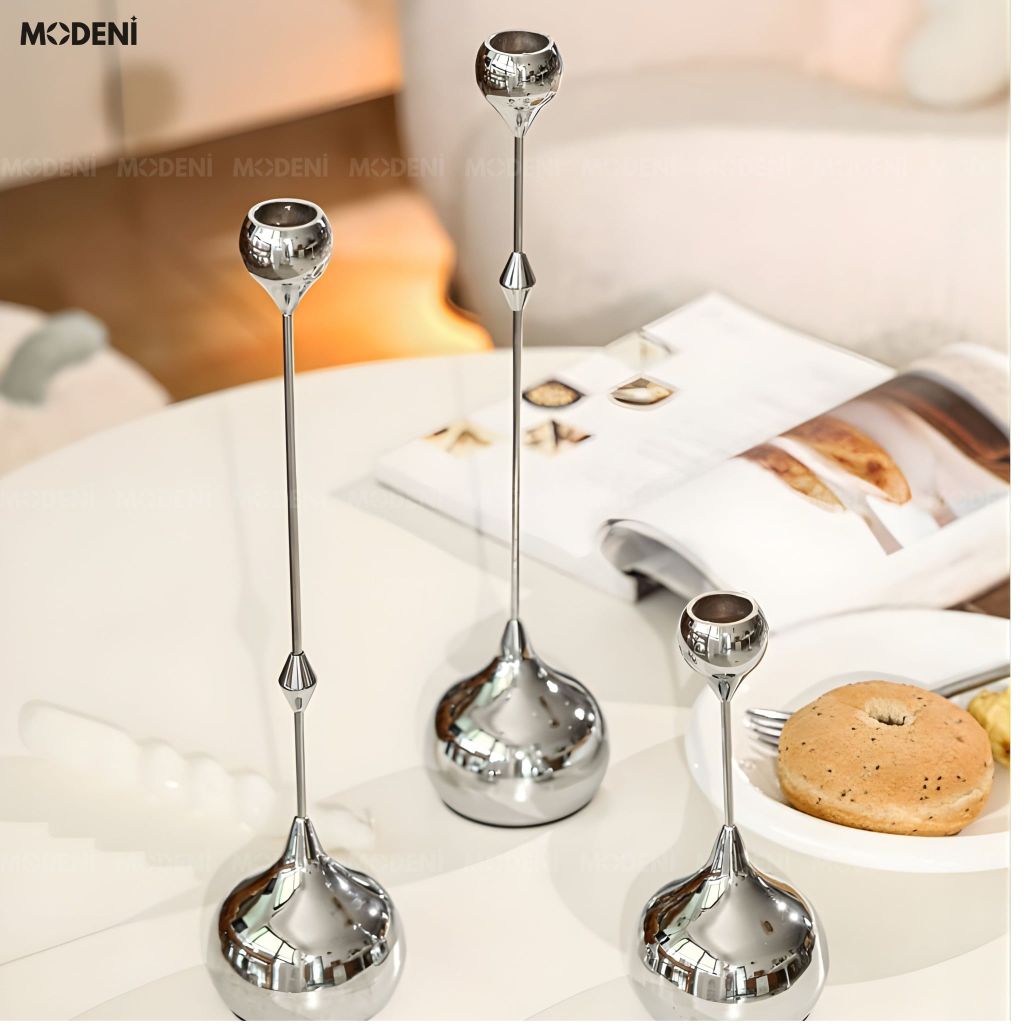 Set 3 Chân Nến Kim Loại Yusla Silver – Chân Nến Trang Trí Cao Cấp – Tôn Vẻ Đẹp Không Gian Hiện Đại – Decor Phòng Khách & Bàn Sofa