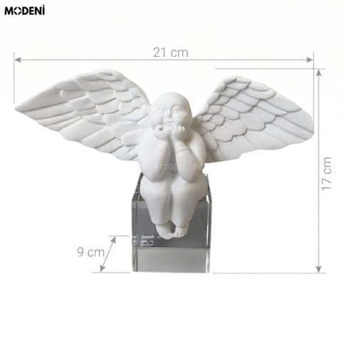 Góc nhìn chính diện tượng trang trí thiên thần Angel màu trắng bạc với các chi tiết cánh chạm khắc tỉ mỉ.