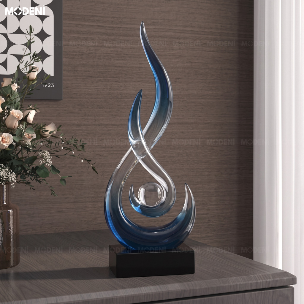 Tượng decor Marcus Blue – Nhựa resin phối cầu thủy tinh, thiết kế  xoáy lửa nghệ thuật sang trọng