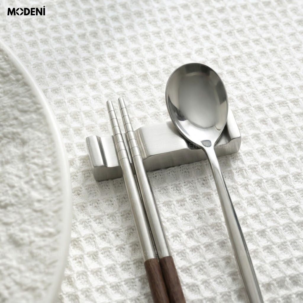 Gác Đũa Riva Silver Hợp Kim Nguyên Khối Thẩm Mỹ Châu Âu Phom Dáng Hình Học Sắc Sảo Cho Bàn Ăn Sang Trọng