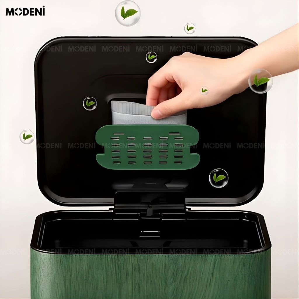 Thùng rác Gallop Green da cao cấp phối inox sáng bóng phong cách nghệ thuật cho không gian trung tâm sang trọng