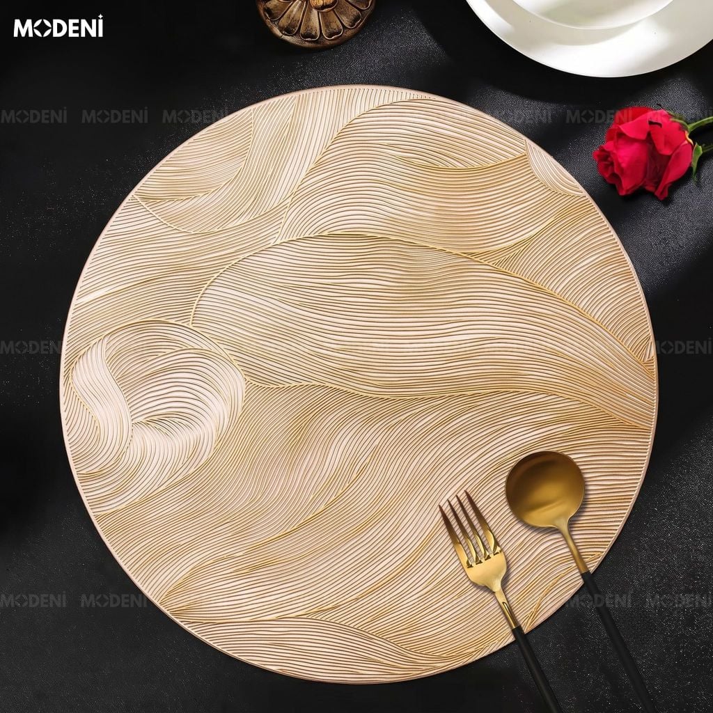Tấm Lót Bàn Ăn Zephyra PVC Họa Tiết Sóng Lượn Vàng Gold Chống Thấm Nước Tối Ưu Cho Bàn Tiệc Sang Trọng