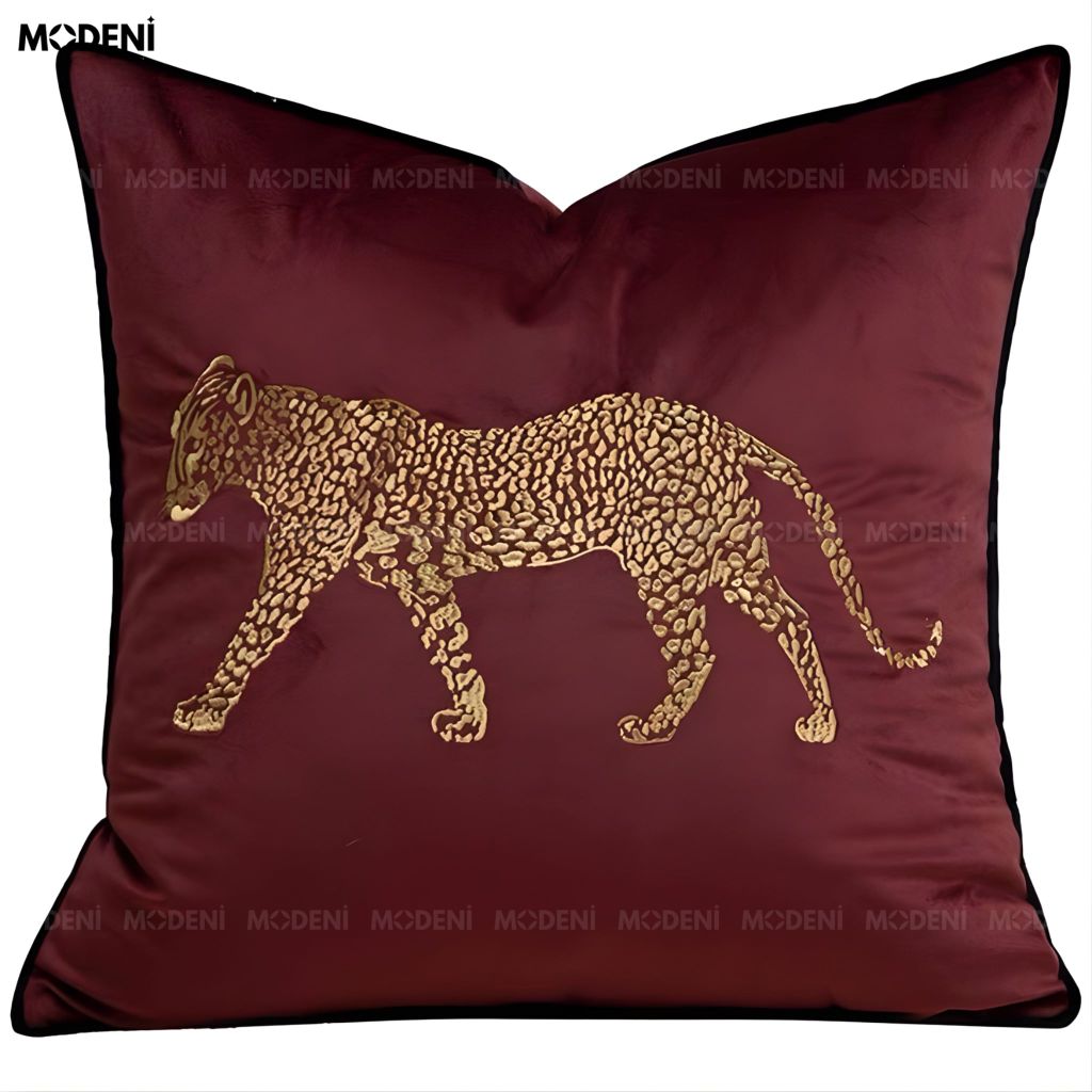 Vỏ Gối Sofa Veil – Vải Nhung Thêu Báo Vàng Tân Cổ Điển