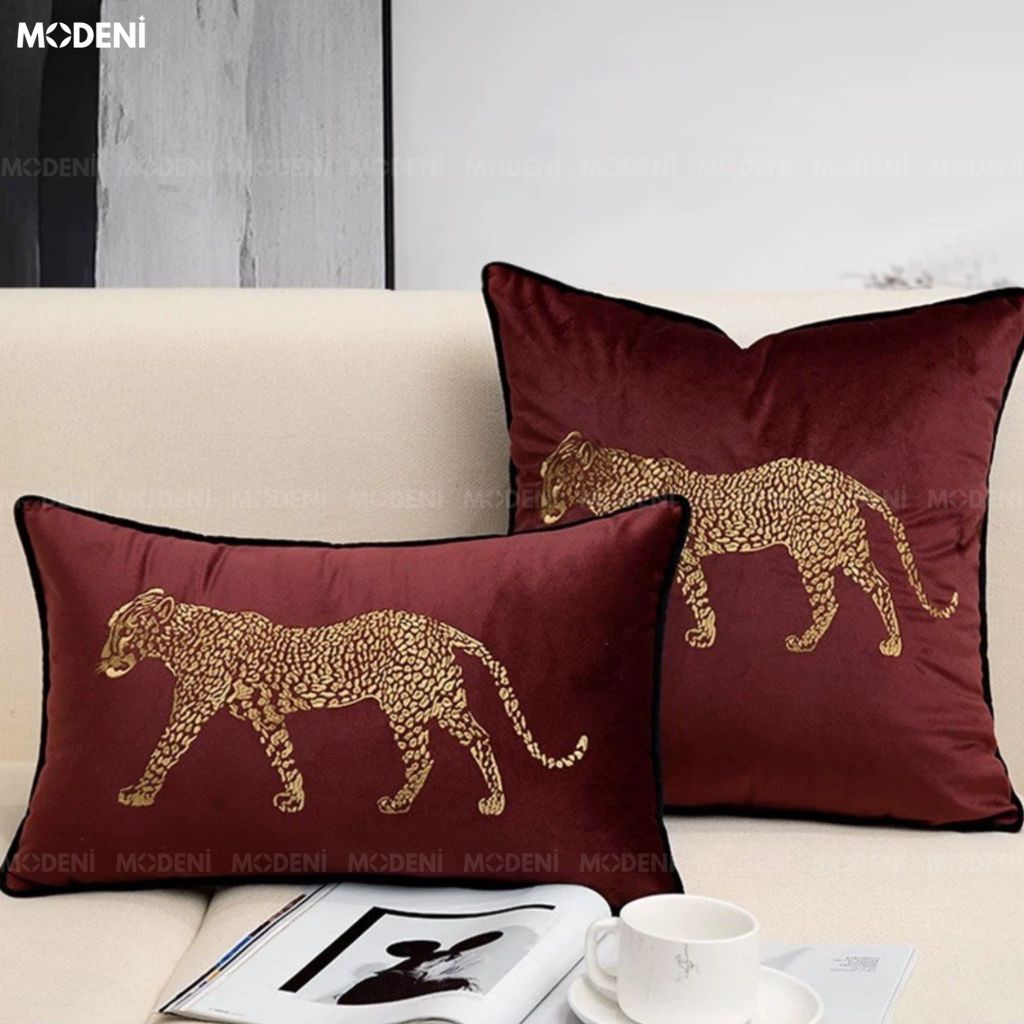 Vỏ Gối Sofa Veil – Vải Nhung Thêu Báo Vàng Tân Cổ Điển