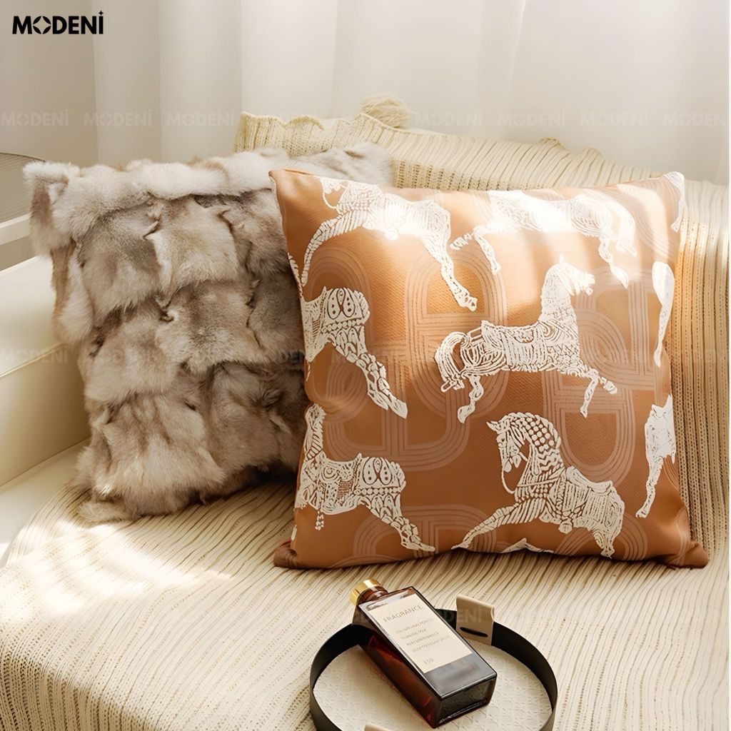 Vỏ Gối Sofa Shadowline – Vải Jacquard Phối Linen Họa Tiết Ngựa Thêu May Viền Ẩn Hiện Đại