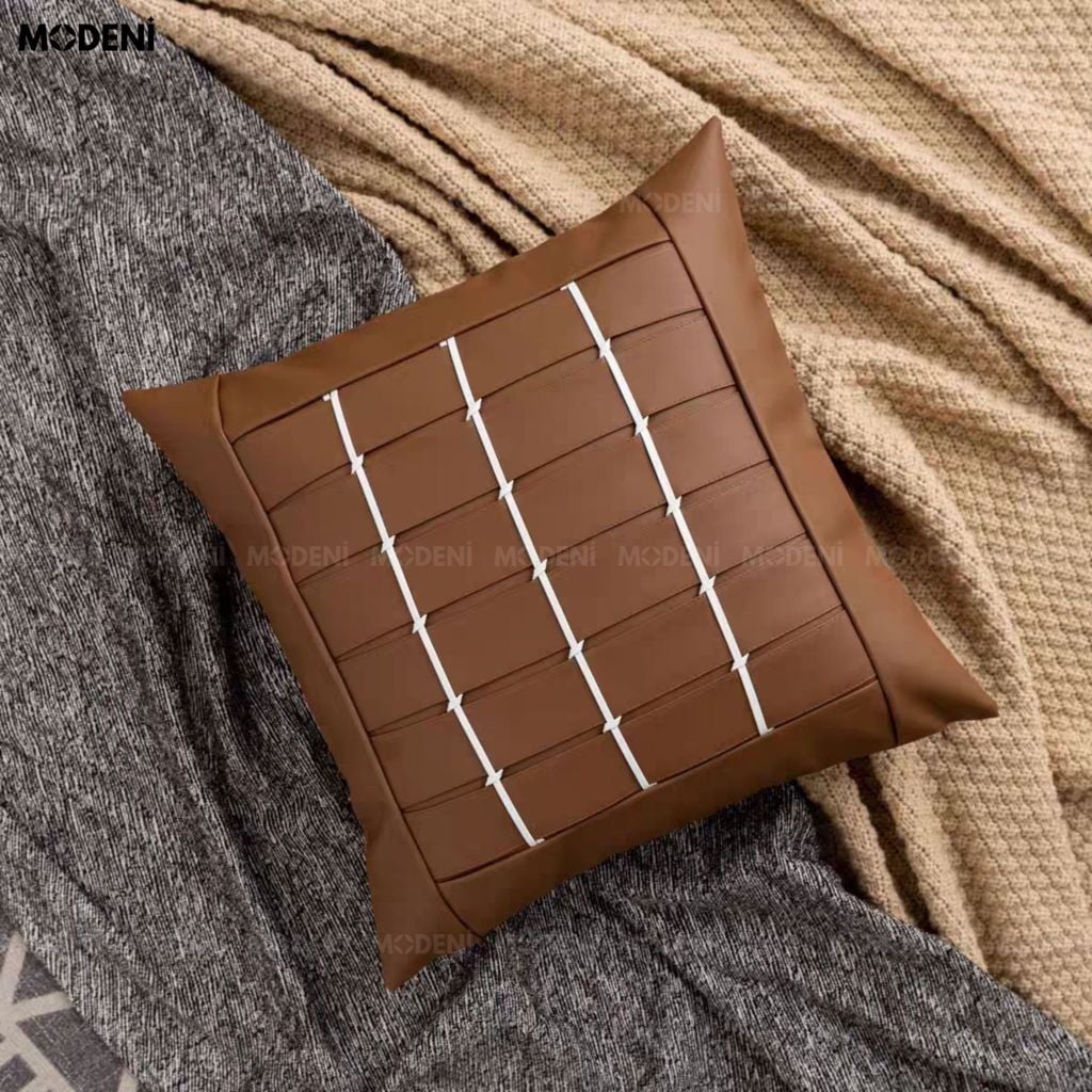 Vỏ Gối Sofa Bound – Da Microfiber Đan Sọc Nâu Viền Trắng Thủ Công Japandi