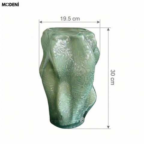 Góc nhìn chính diện bình hoa thủy tinh gân nhăn Mint Ripple màu xanh mint sang trọng.