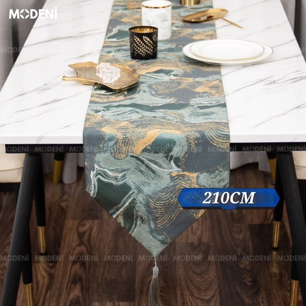 Khăn Bàn Table Runner Hebar Cao Cấp – Giữ Nếp Phẳng Đẹp, Khó Bám Bẩn – Họa Tiết Vân Đá Xanh Rêu Ánh Vàng Mạnh Mẽ – Dành Cho Bàn Tiệc Villa & Bàn Đá Marble