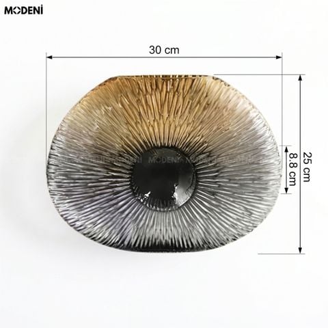 Hai bình hoa thủy tinh Vesper dáng tròn màu khói vàng gold lấp lánh cắm hoa hồng đặt trên bàn phòng khách.