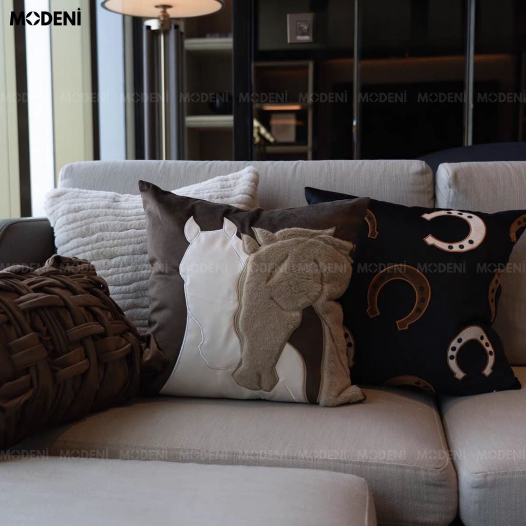 Vỏ Gối Sofa Dreamline – Vải Jackquard Phối Chenille Nhung Họa Tiết Ngựa Nổi May Ghép Tối Giản