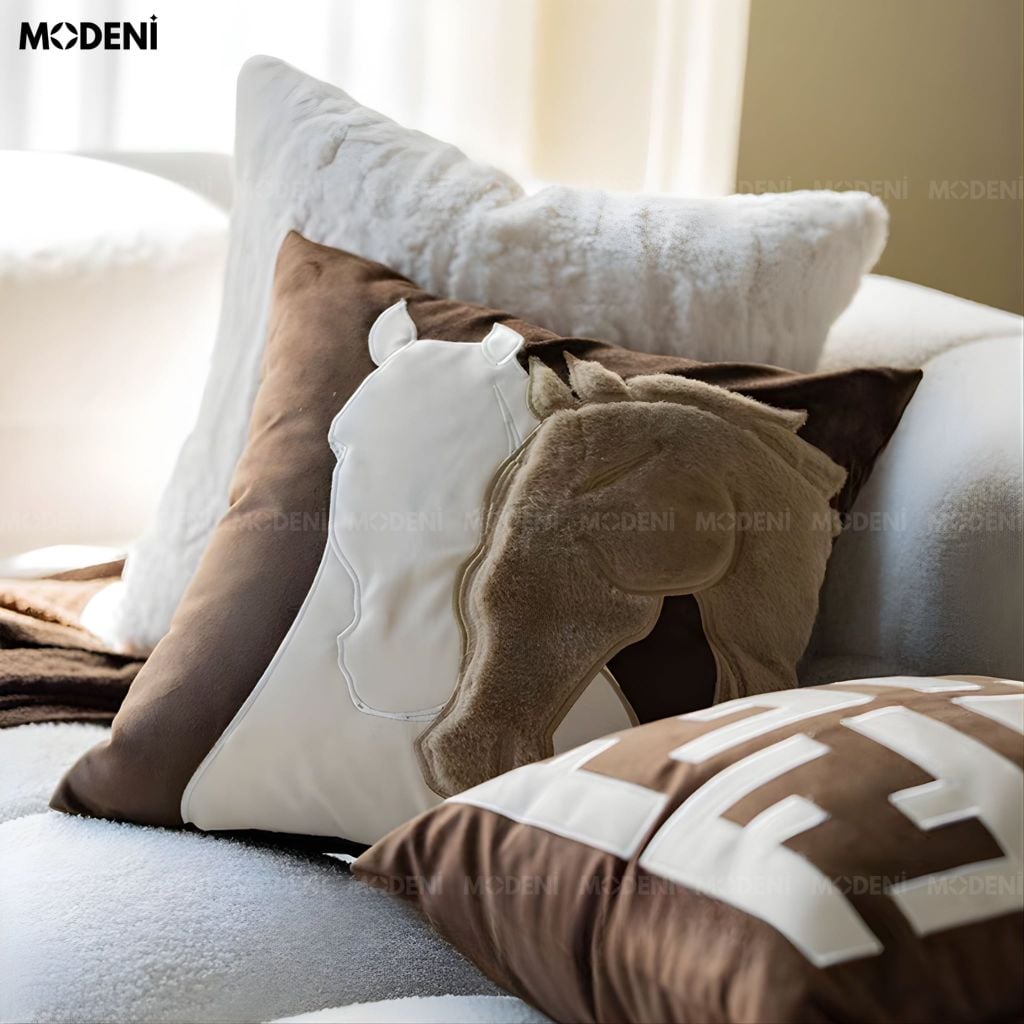 Vỏ Gối Sofa Dreamline – Vải Jackquard Phối Chenille Nhung Họa Tiết Ngựa Nổi May Ghép Tối Giản