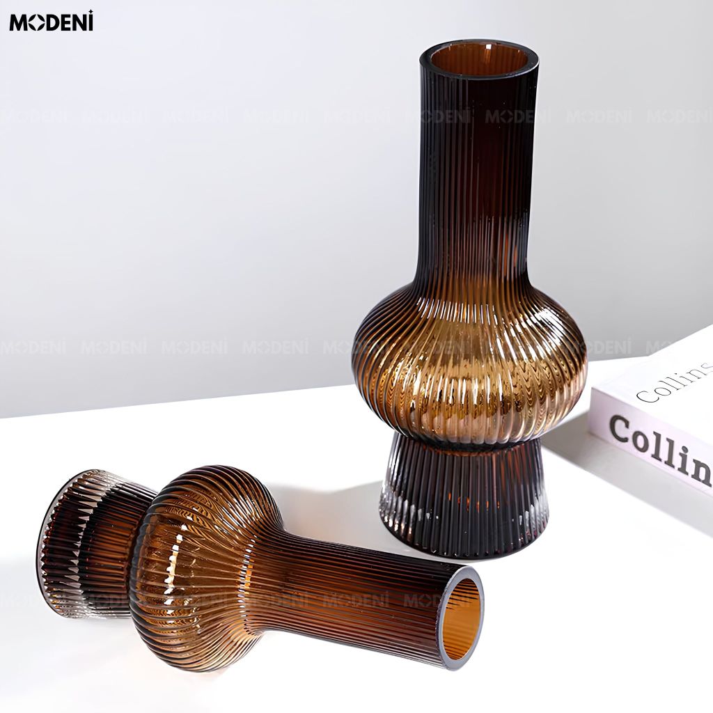 Bình Hoa Calla Thủy Tinh Sọc Gân Dọc Nâu Hổ Phách Phong Cách Ý Đương Đại