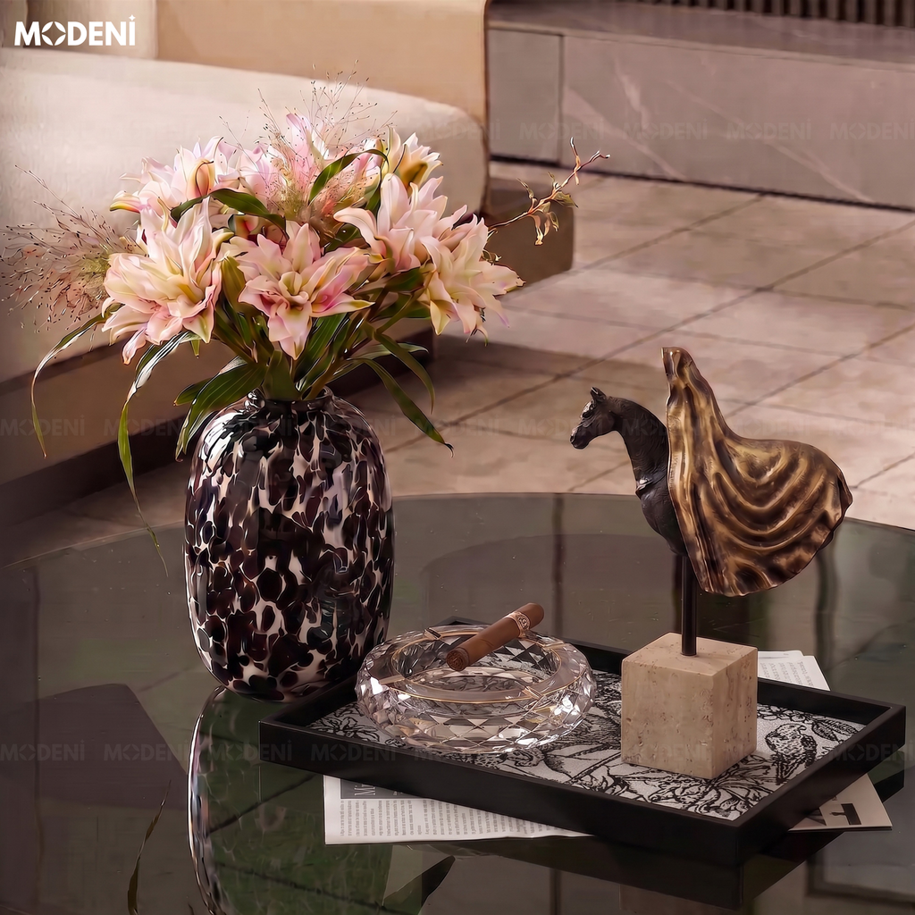 Set Decor Amber Equestrian Cao Cấp Phong Cách Modern Luxury Kết Hợp Artistic Elegance