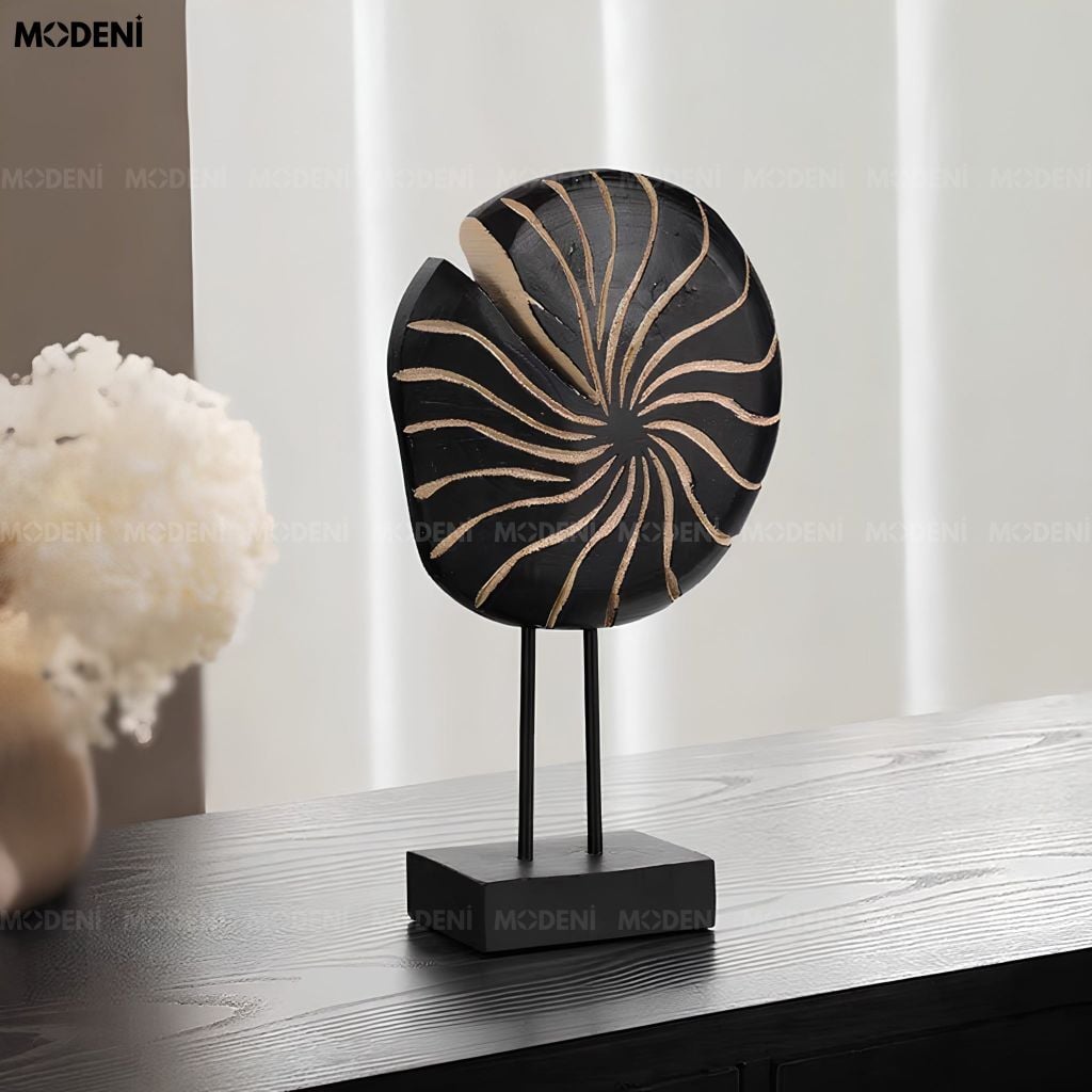 Tượng Trang Trí Nautilus Composite Họa Tiết Vỏ Sò Đen Phối Vàng Phong Cách Tân Cổ Điển
