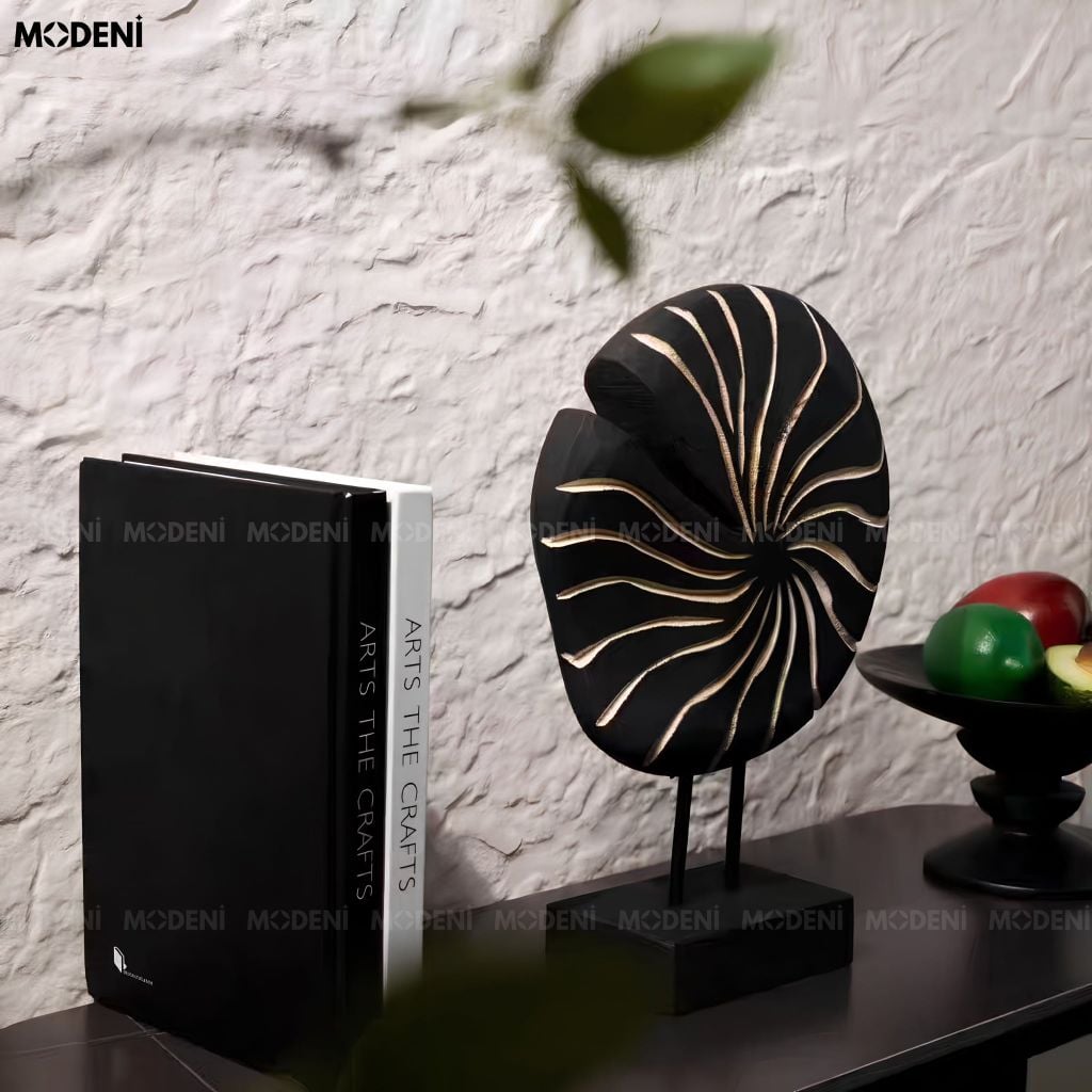 Tượng Trang Trí Nautilus Composite Họa Tiết Vỏ Sò Đen Phối Vàng Phong Cách Tân Cổ Điển