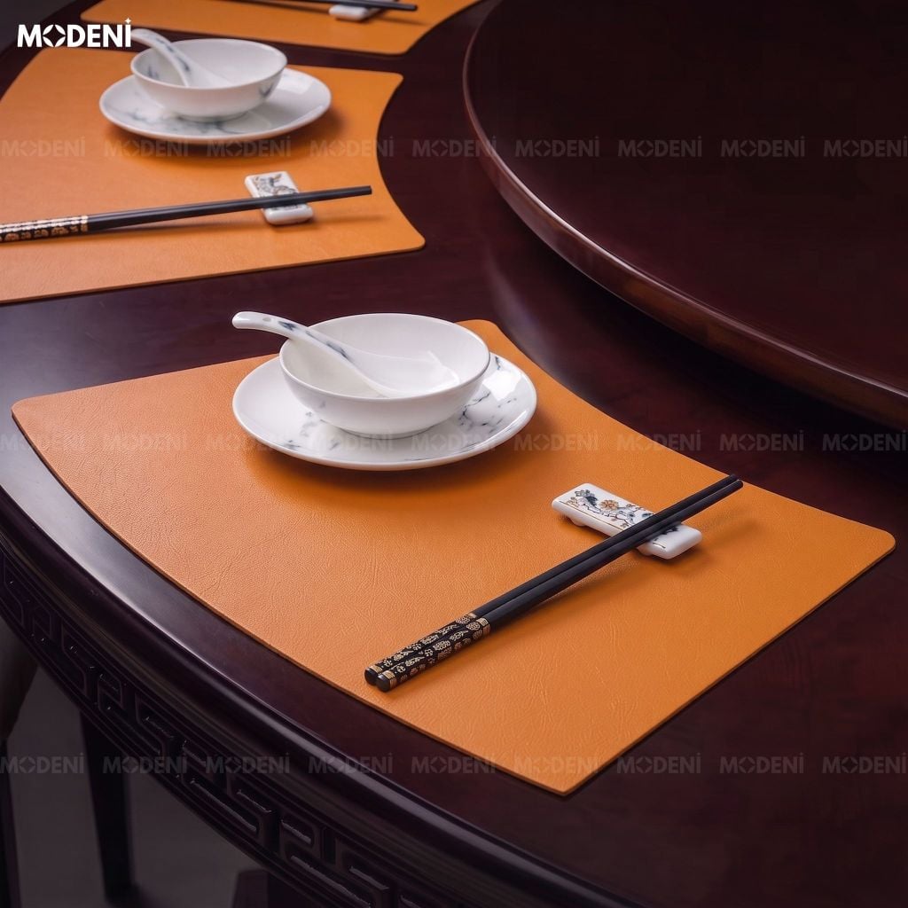 Tấm Lót Bàn Ăn Arcato Placemat PVC Giả Da Cam Dáng Cong Bán Nguyệt Chống Nước Dễ Lau Chùi Cho Bàn Tiệc