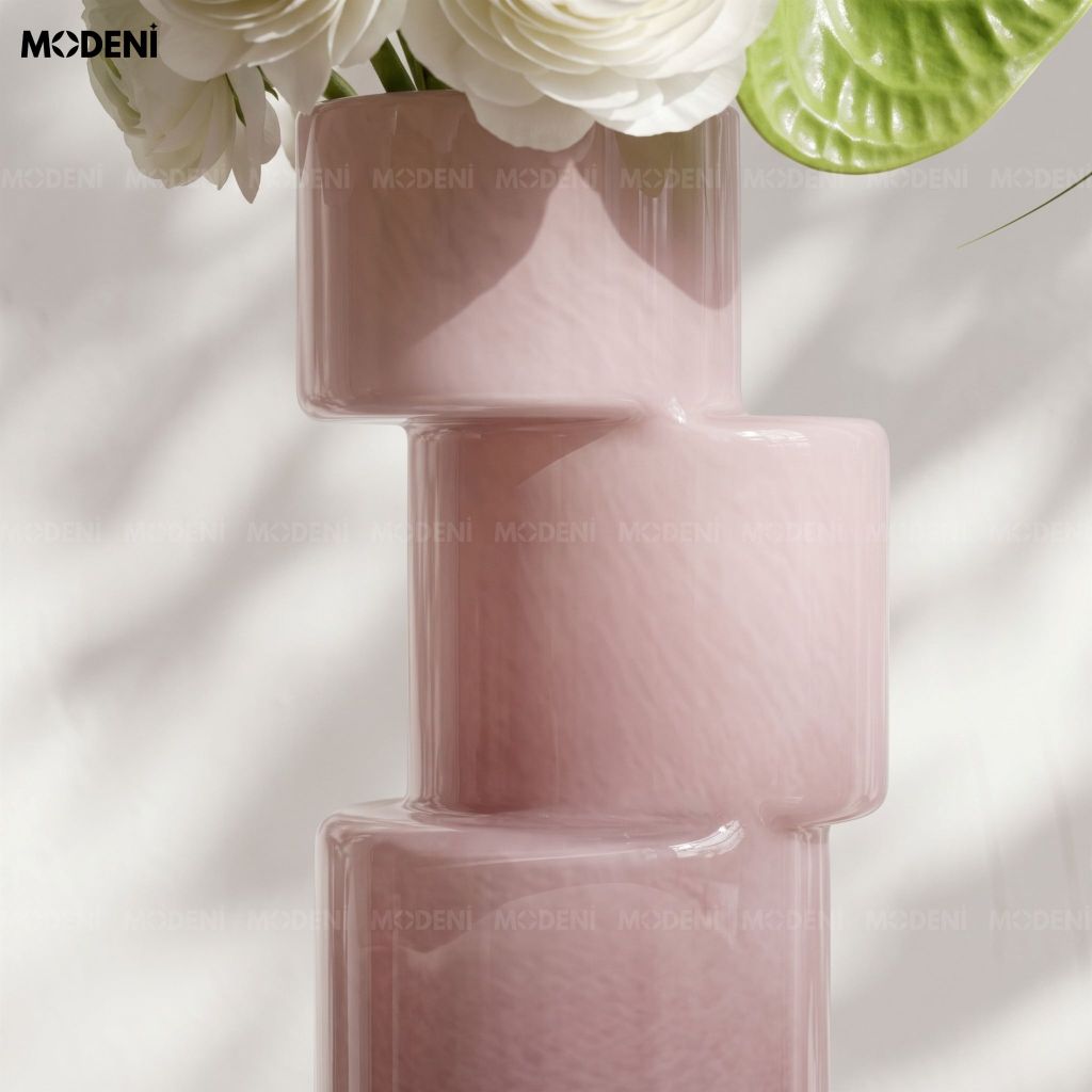Bình Hoa Blush – Bình hoa thủy tinh hồng pastel nghệ thuật – Kiểu dáng xếp tầng hiện đại 25.5cm – Phù hợp decor bàn làm việc, kệ sách, phòng ngủ