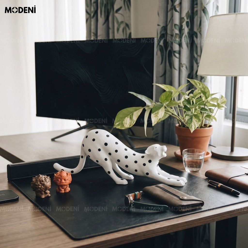 Tượng Decor Để Bàn Panthera Composite Phối Kim Loại Dáng Báo Đốm Trắng Chấm Đen Phong Cách Kiêu Sa