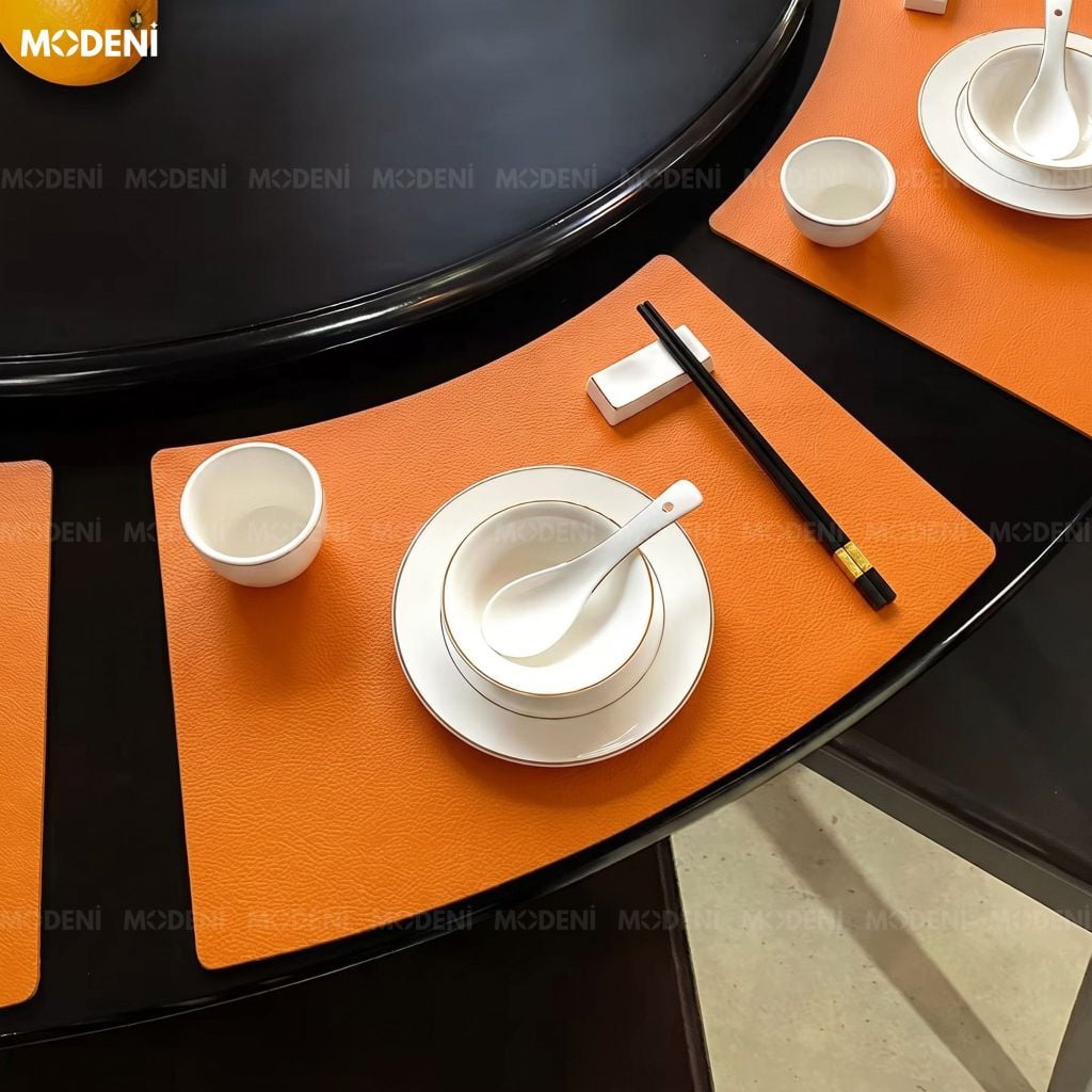 Tấm Lót Bàn Ăn Arcato Placemat PVC Giả Da Cam Dáng Cong Bán Nguyệt Chống Nước Dễ Lau Chùi Cho Bàn Tiệc