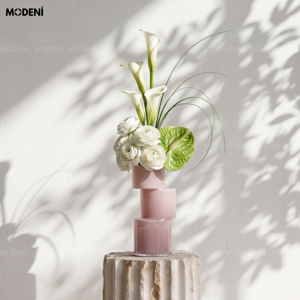 Bình Hoa Blush – Bình hoa thủy tinh hồng pastel nghệ thuật – Kiểu dáng xếp tầng hiện đại 25.5cm – Phù hợp decor bàn làm việc, kệ sách, phòng ngủ