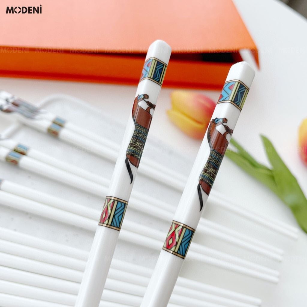 Set Đũa Sứ Golden Chariot Cao Cấp - Quà Tặng Lý Tưởng Cho Bạn Bè Người Thân, Bày Trí Bàn Tiệc Sang Trọng Đẳng Cấp