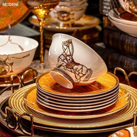  Bộ Chén Đĩa Sứ Xương Cao Cấp Cavalla – Họa Tiết Ngựa Quý Sang Trọng, Sắc Cam Hermes Biểu Trưng Cho Phong Cách Sống Thượng Lưu Trên Bàn Tiệc Sang Trọng 