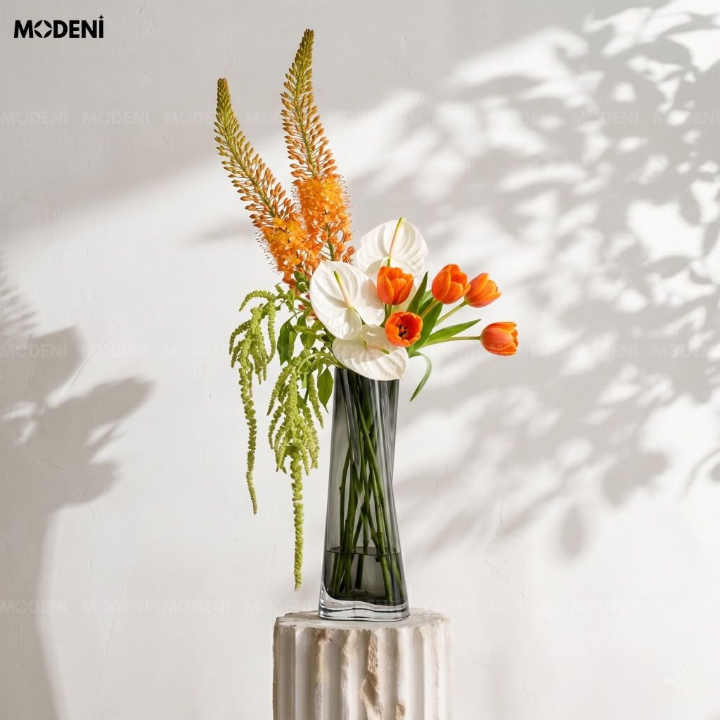 Bình Hoa Pha Lê Eclipse Cao Cấp – Màu Khói Hiện Đại, Thiết Kế Xoắn Trụ – Phù Hợp Bàn Ăn, Góc Decor Sang Trọng