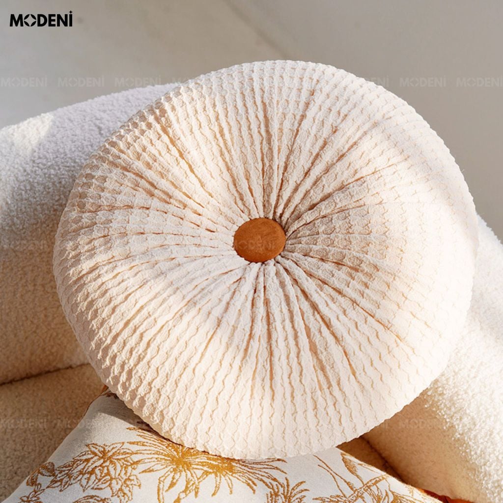 Vỏ Gối Sofa Pompon Vải Len Xốp Phong Cách Hàn Quốc Dáng Tròn Xếp Ly Đính Cúc Nâu Cho Ghế Thư Giãn
