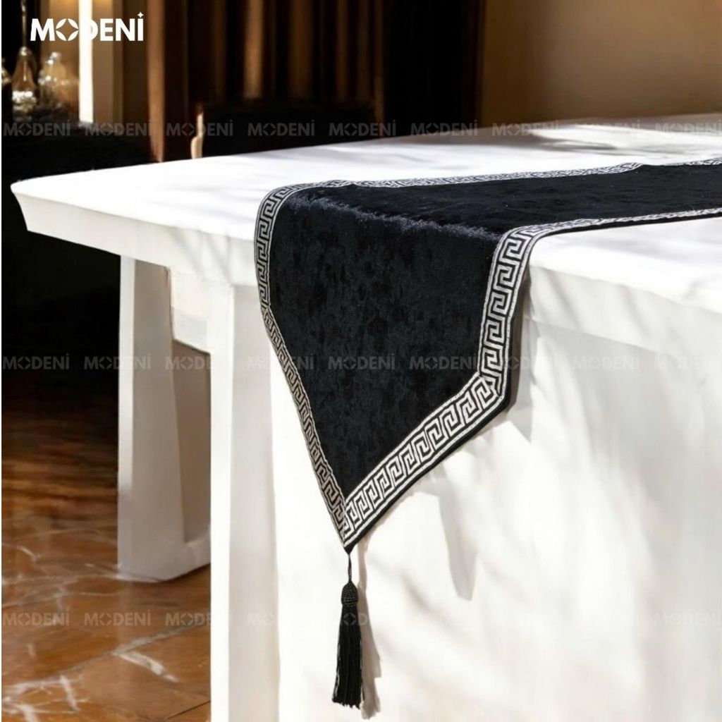 Khăn Trải Bàn Ravena – Vải Polyester Nhung Đen, Viền Họa Tiết Hy Lạp – Dài 210cm – Khăn Trải Bàn Sang Trọng Cho Không Gian Hiện Đại